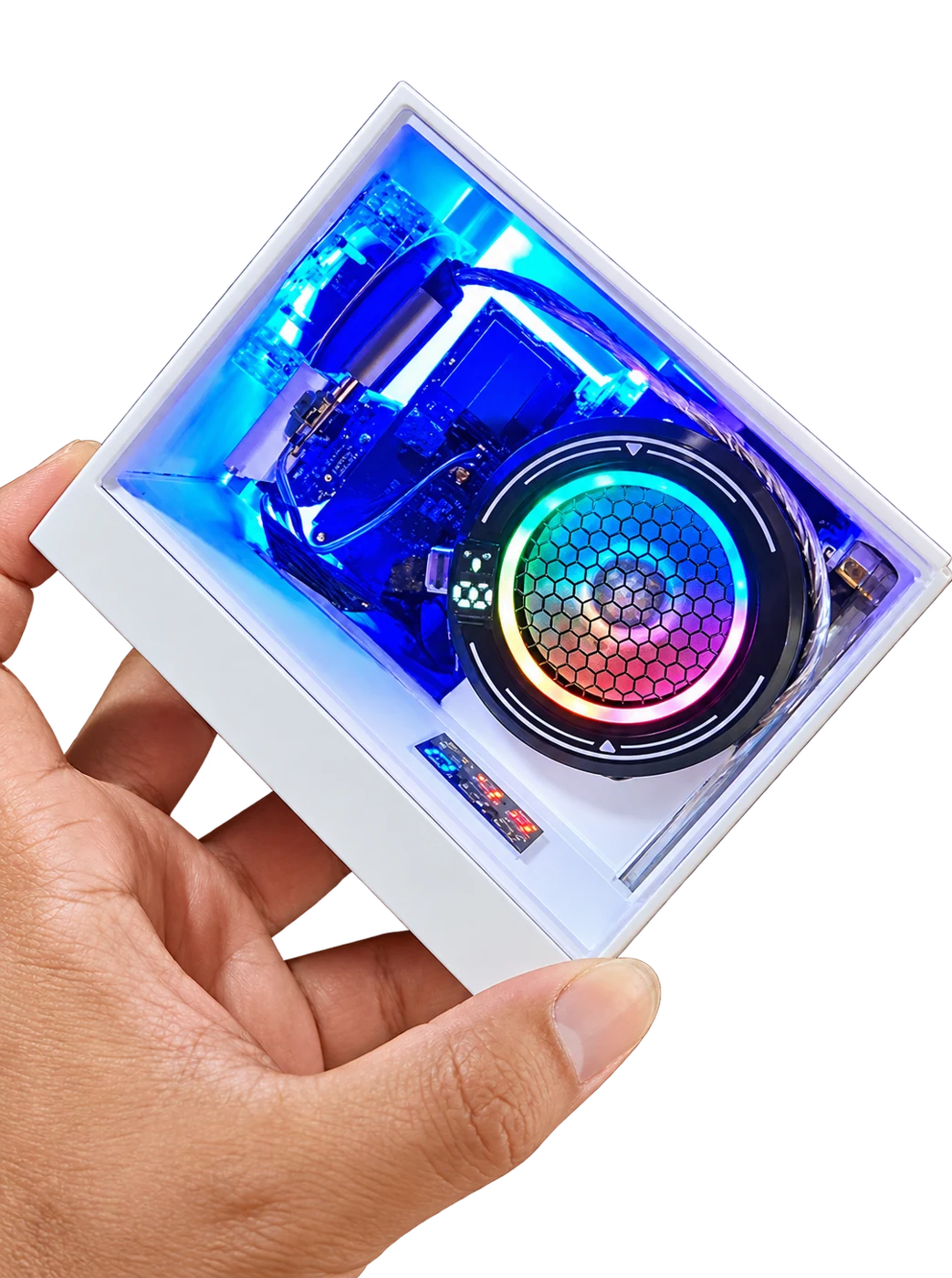 Vista superior do modelo branco GEMINY SAMDEX com componentes e ventoinha RGB visíveis; imagem tratada com IA